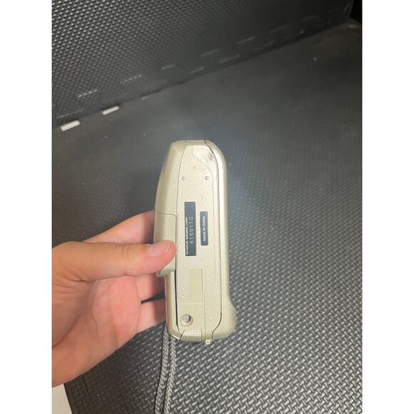 Olympus Stylus 150 Point & Shoot 35mm All Weather AF Zoom Film Camera W Strap - Picture 6 of 8